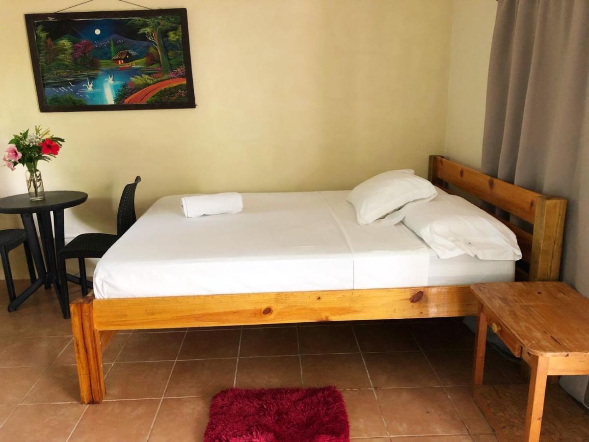 Sunshine Hotel Литтл-Корн-Айленд Экстерьер фото